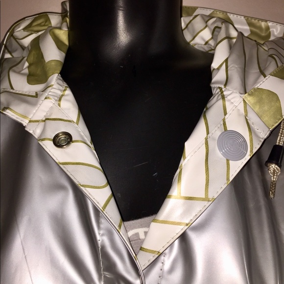 Super Cute Reversible Rain Coat Silver Gold size large kenn sporn by wippette - Picture 4 of 9